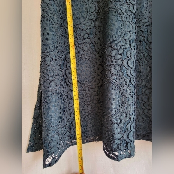 LOFT scoopneck sleevess ruffled lace dress - Picture 11 of 12